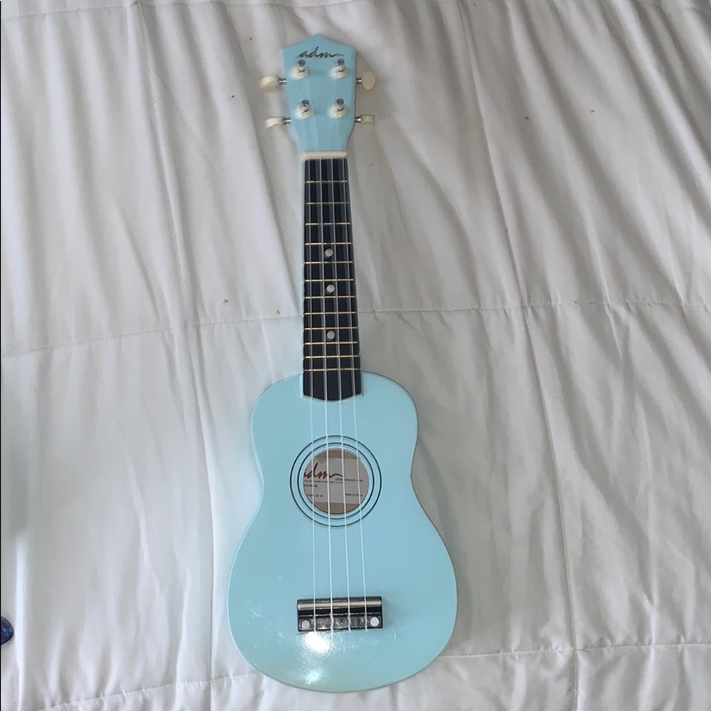 ADM Soprano Ukulele w/ gig bag and pick